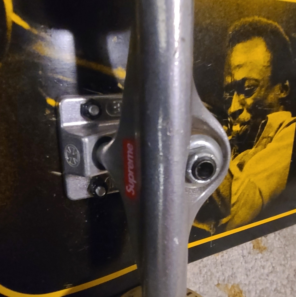 Supreme skateboard Miles Davis